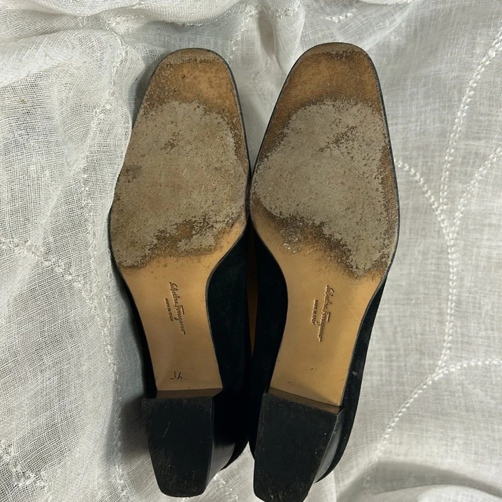 Salvatore Ferragamo suede leather made in Italy heeled shoes stamped sz 7